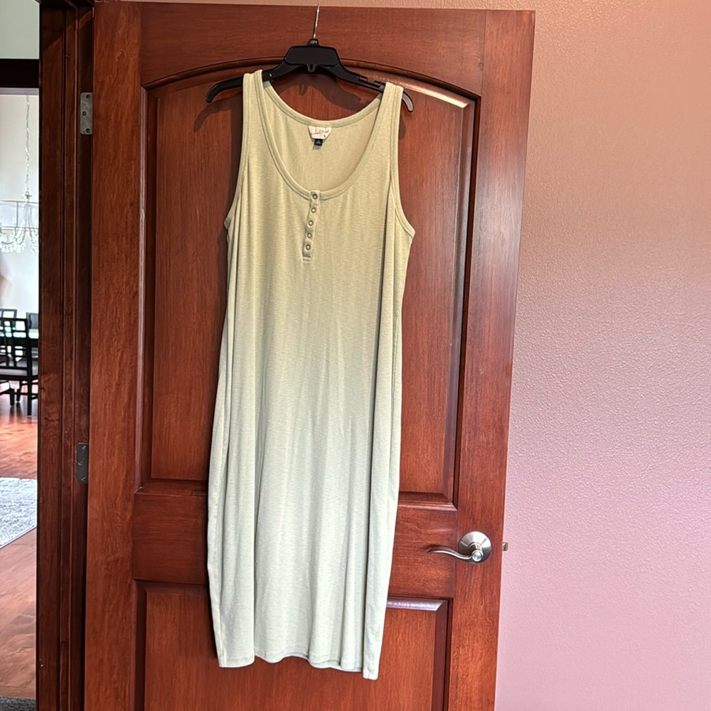Universal thread tank dress